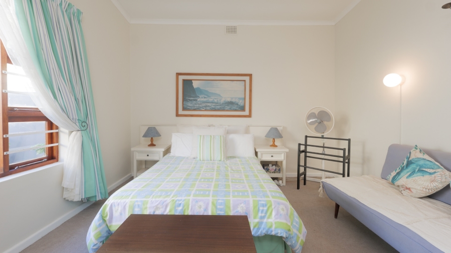 4 Bedroom Property for Sale in Struisbaai Western Cape